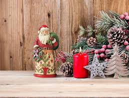 Julhem: Tomte med Säck och Krans - Jim Shore