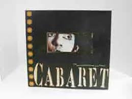 Cabaret: Den Illustrerade Boken och Sångtexterna